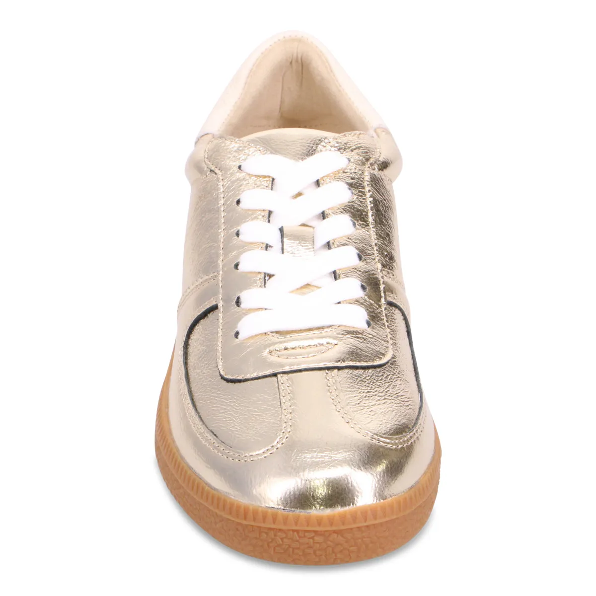 Dari Sneaker