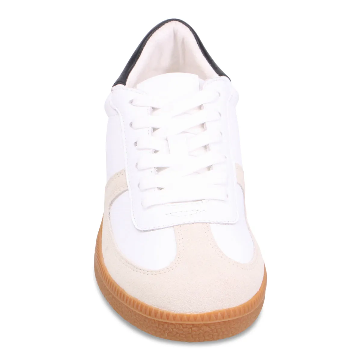 Dari Sneaker