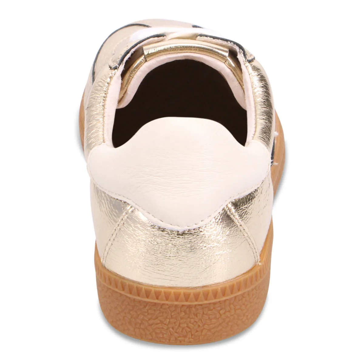 Dari Sneaker