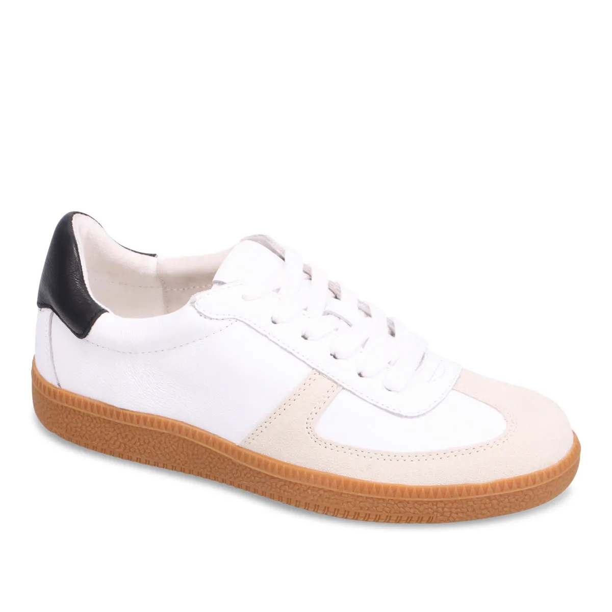Dari Sneaker