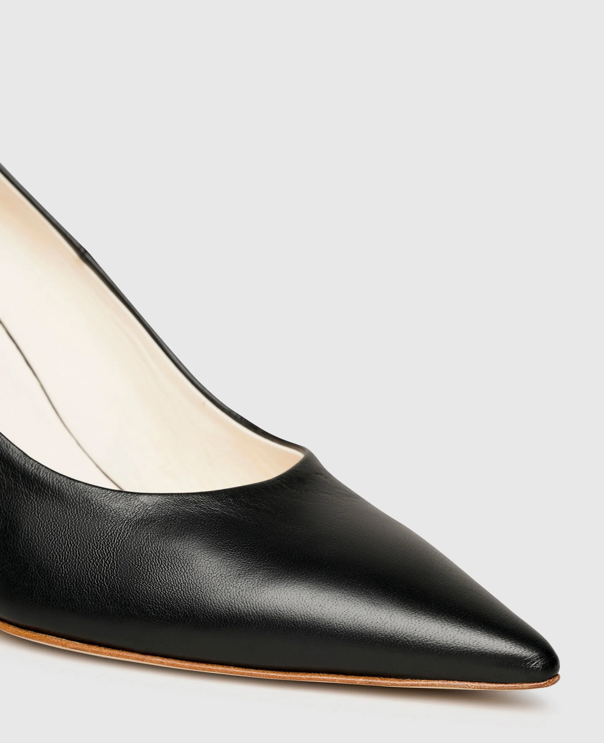 Emma P70 - Black