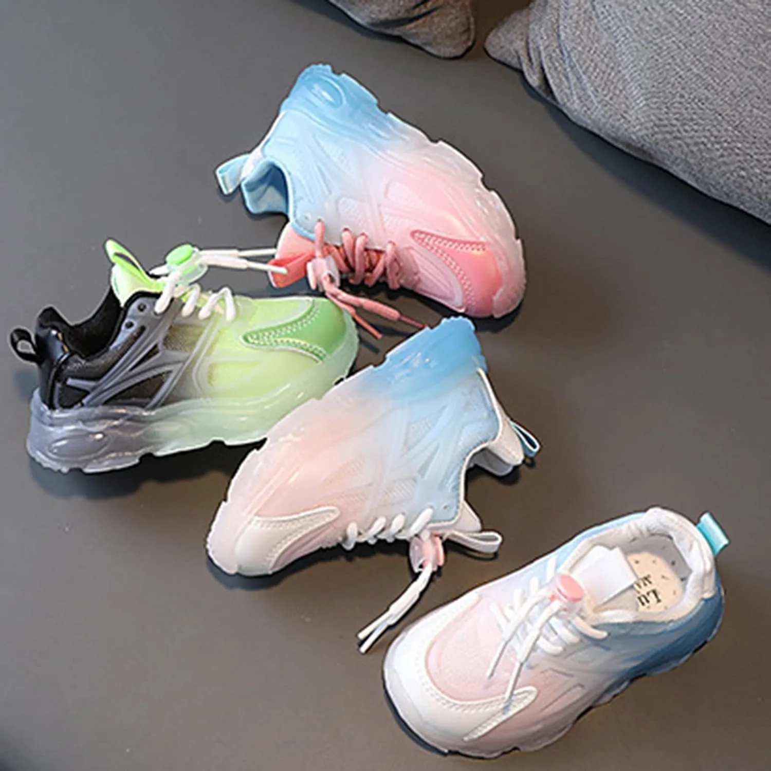Fashion Light On LED Baby Shoes Casual Children Shoes Boy Sandals Soft Soled Kids Sport Shoes Football Cleats